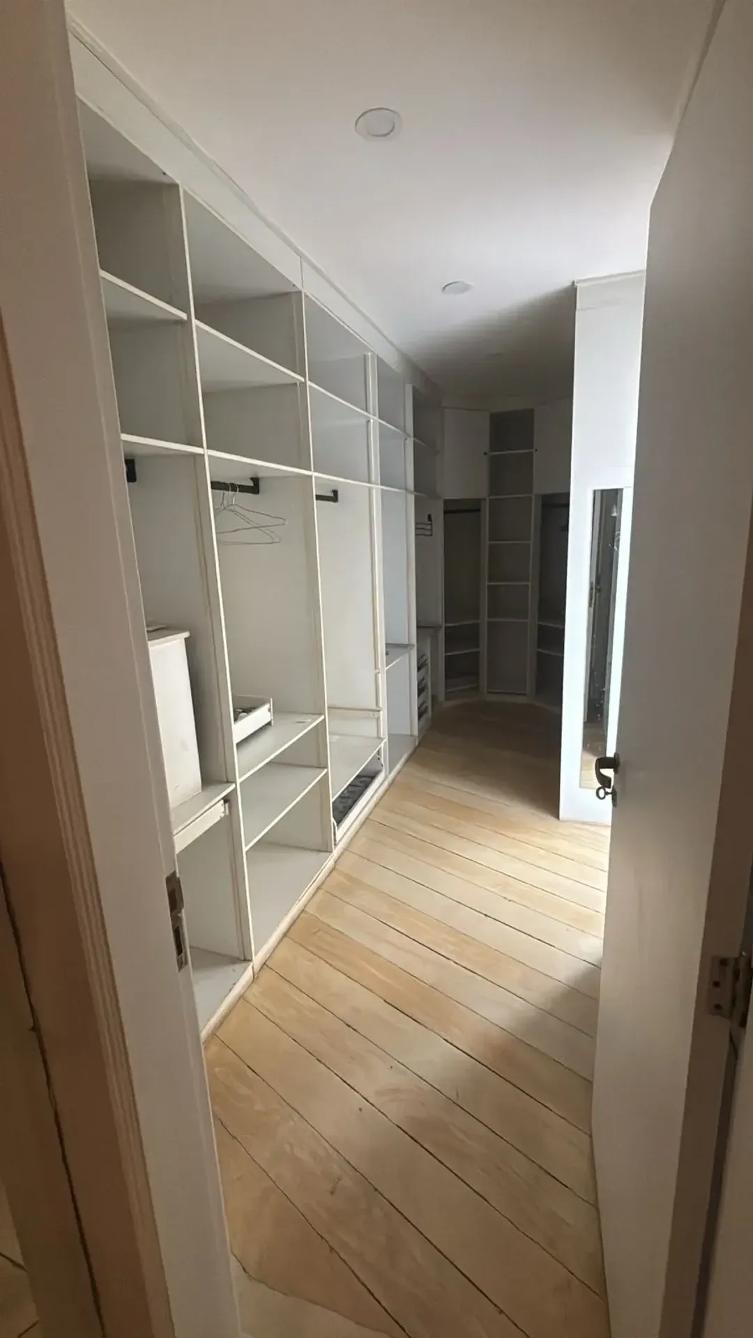 Apartment with 4 bedrooms, balcony and 500 m² — photo 7