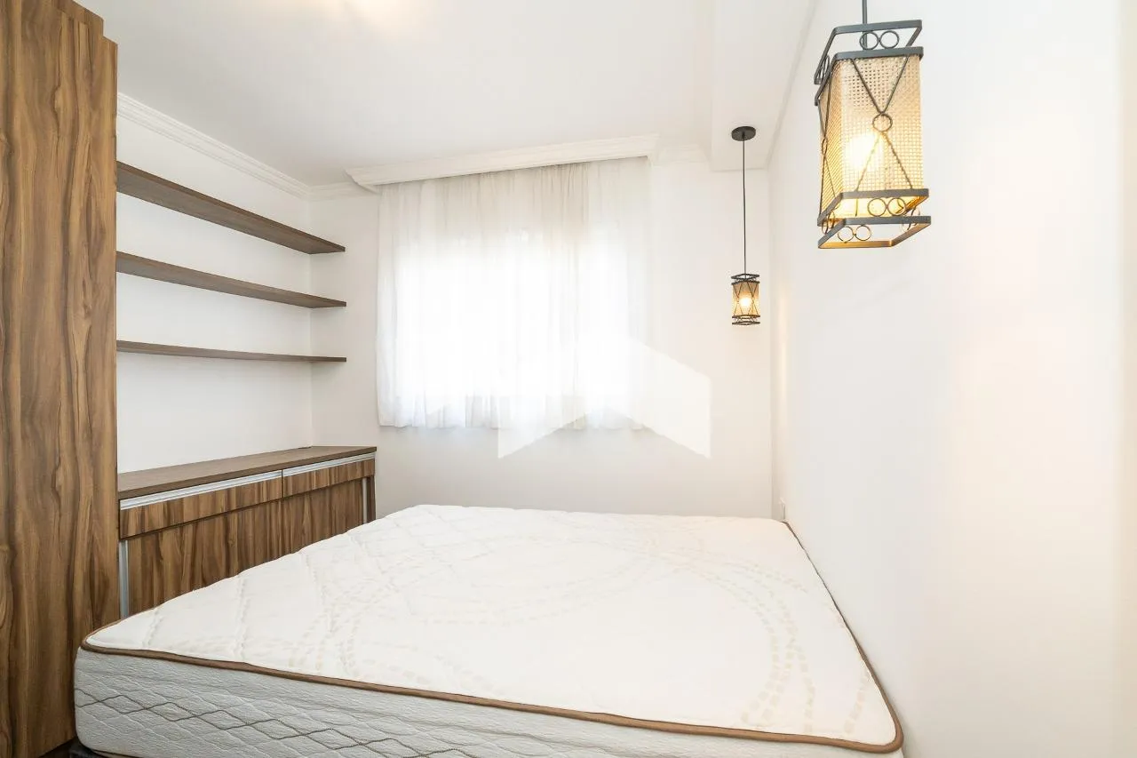 Furnished 2-bedroom apartment with 1 bathroom — photo 16