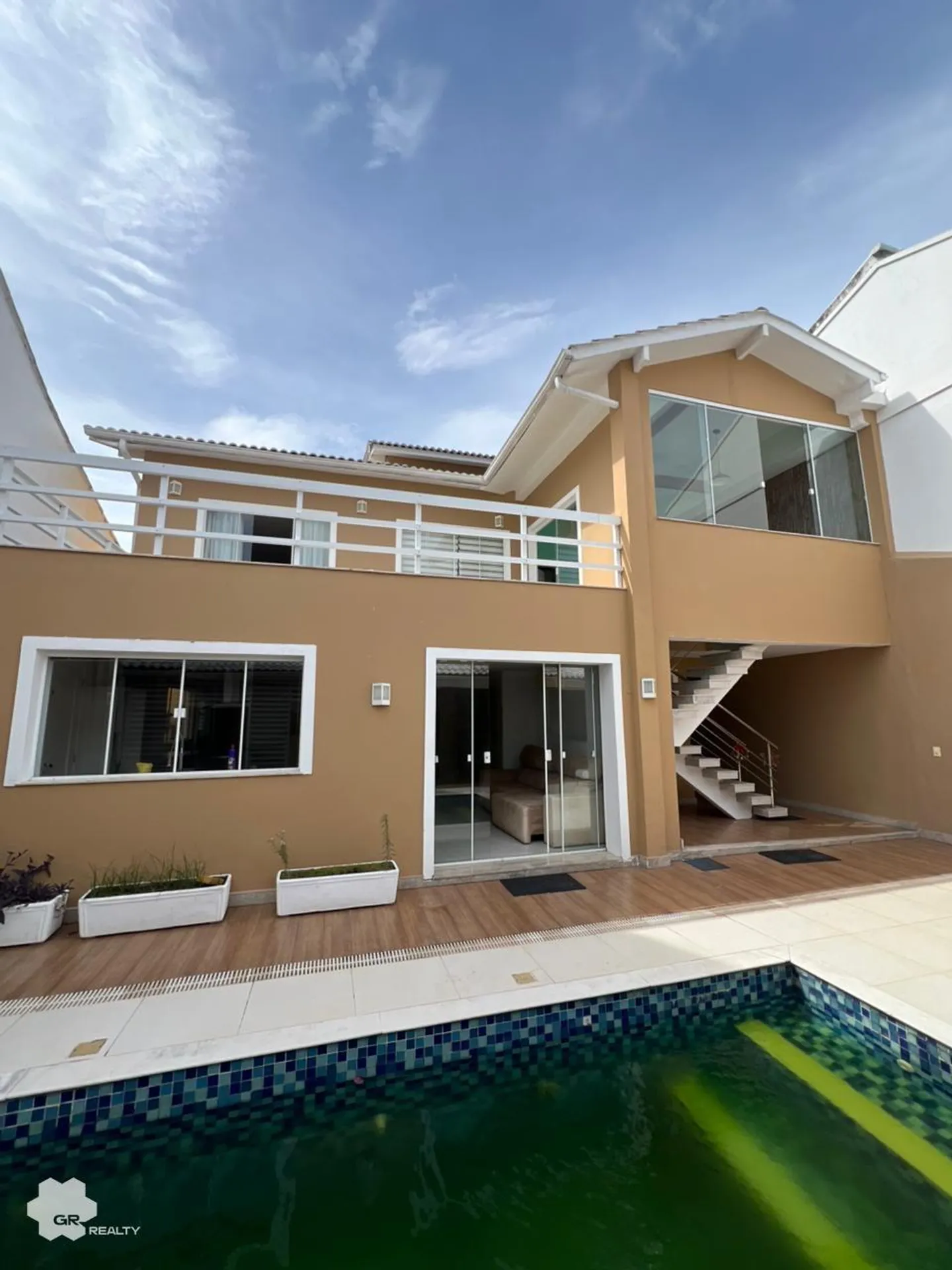 House with 6 en-suite bedrooms and 468 m² of space — photo 15
