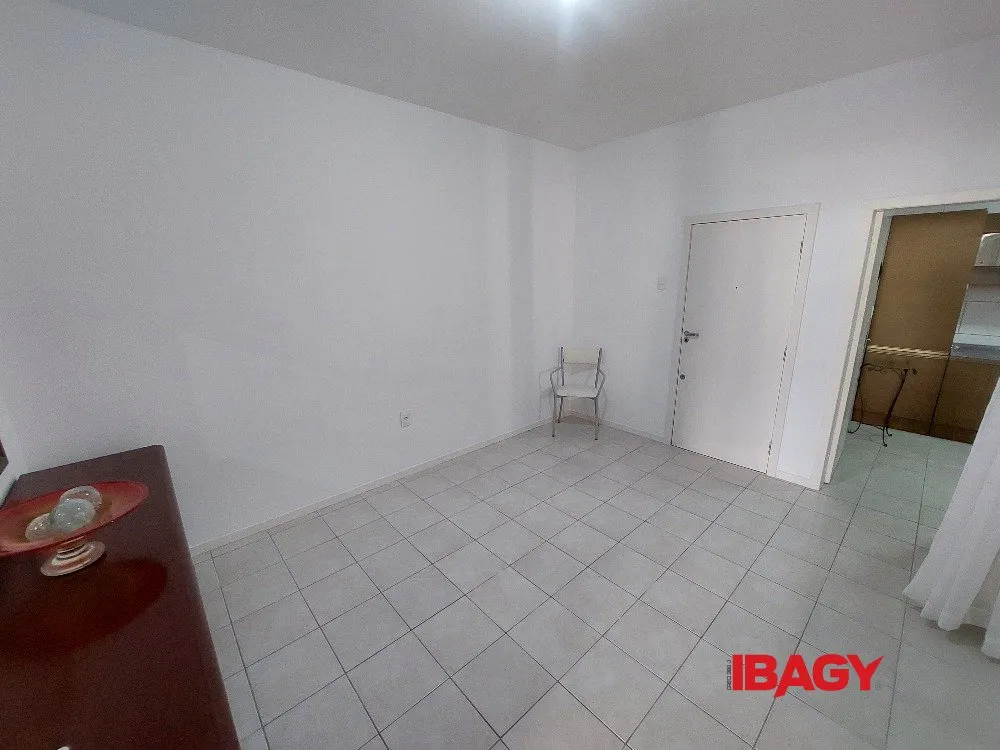 Apartamento sem mobília com 2 dormitórios e sacada — photo 5