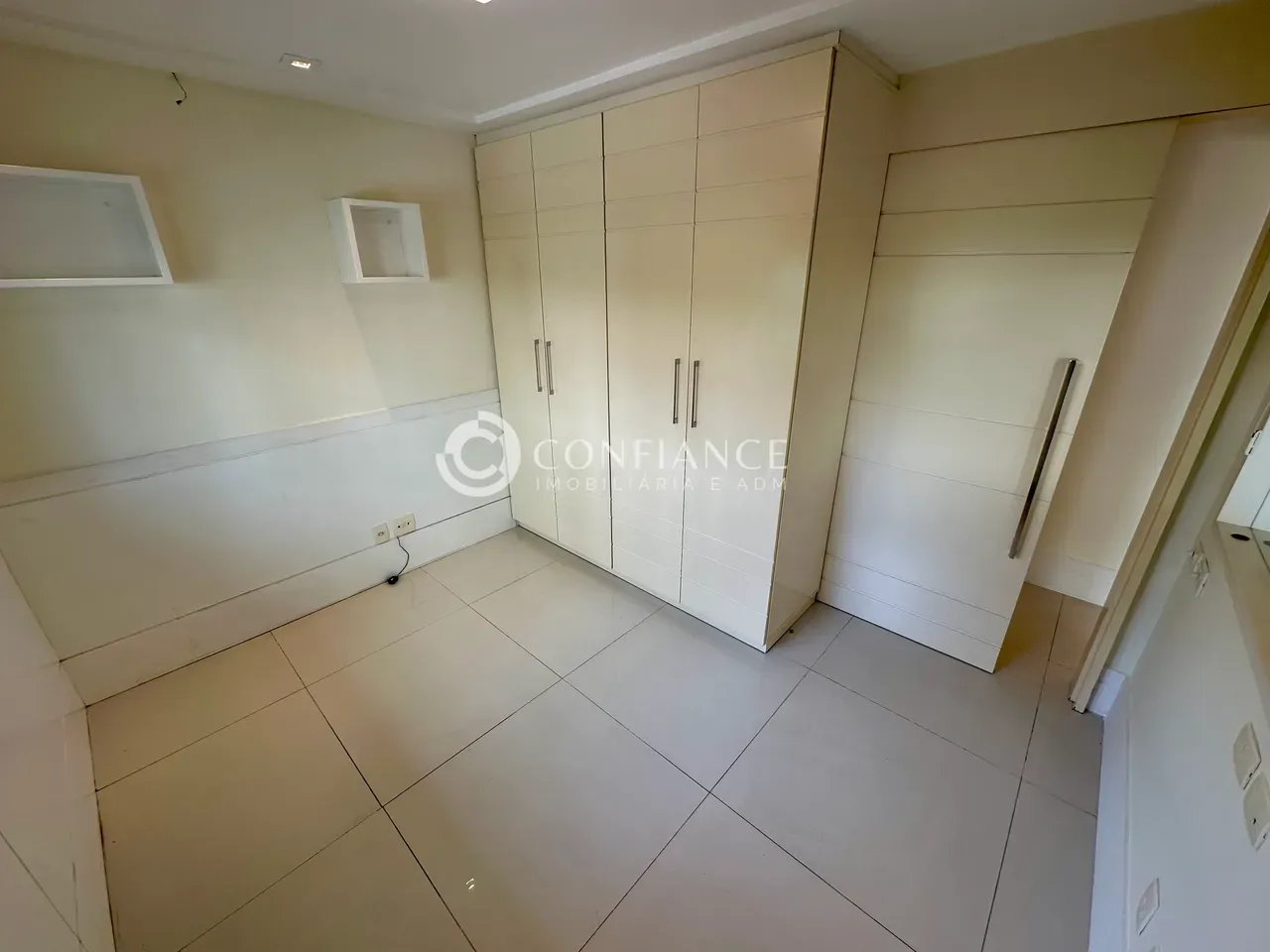 2-bedroom apartment with 2 bathrooms and a balcony — photo 8