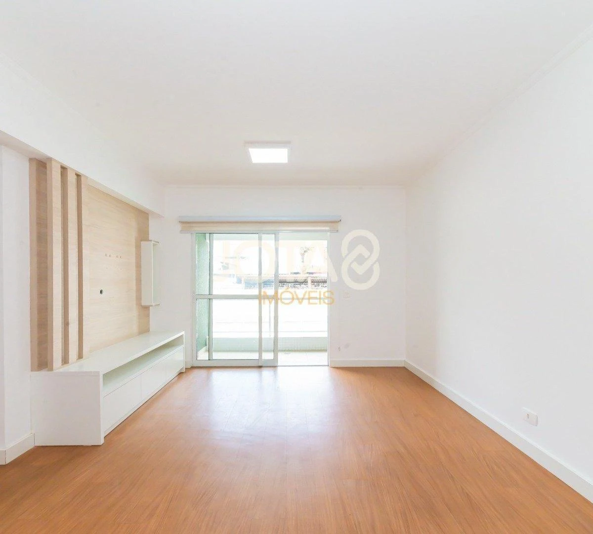 2-bedroom apartment in a building with a gym — photo 7