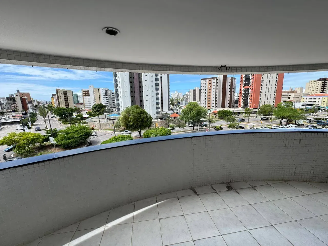 4-bedroom apartment in a building with a pool — photo 30