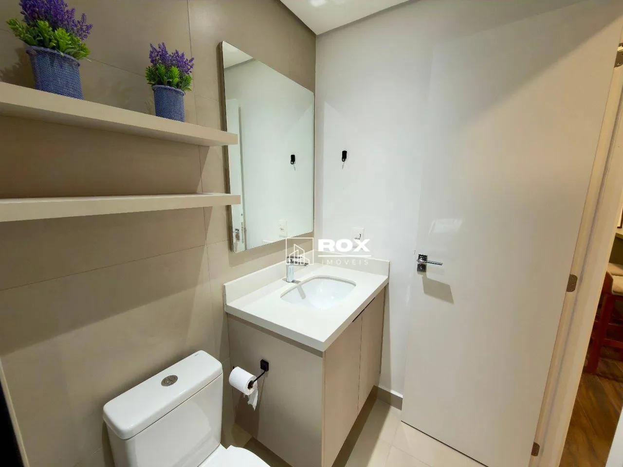 36 m² furnished studio with an open-plan kitchen — photo 11