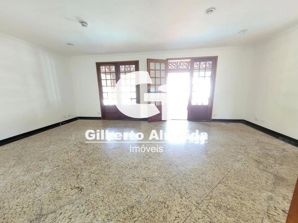 3-bedroom house with a grill on the balcony — photo 14