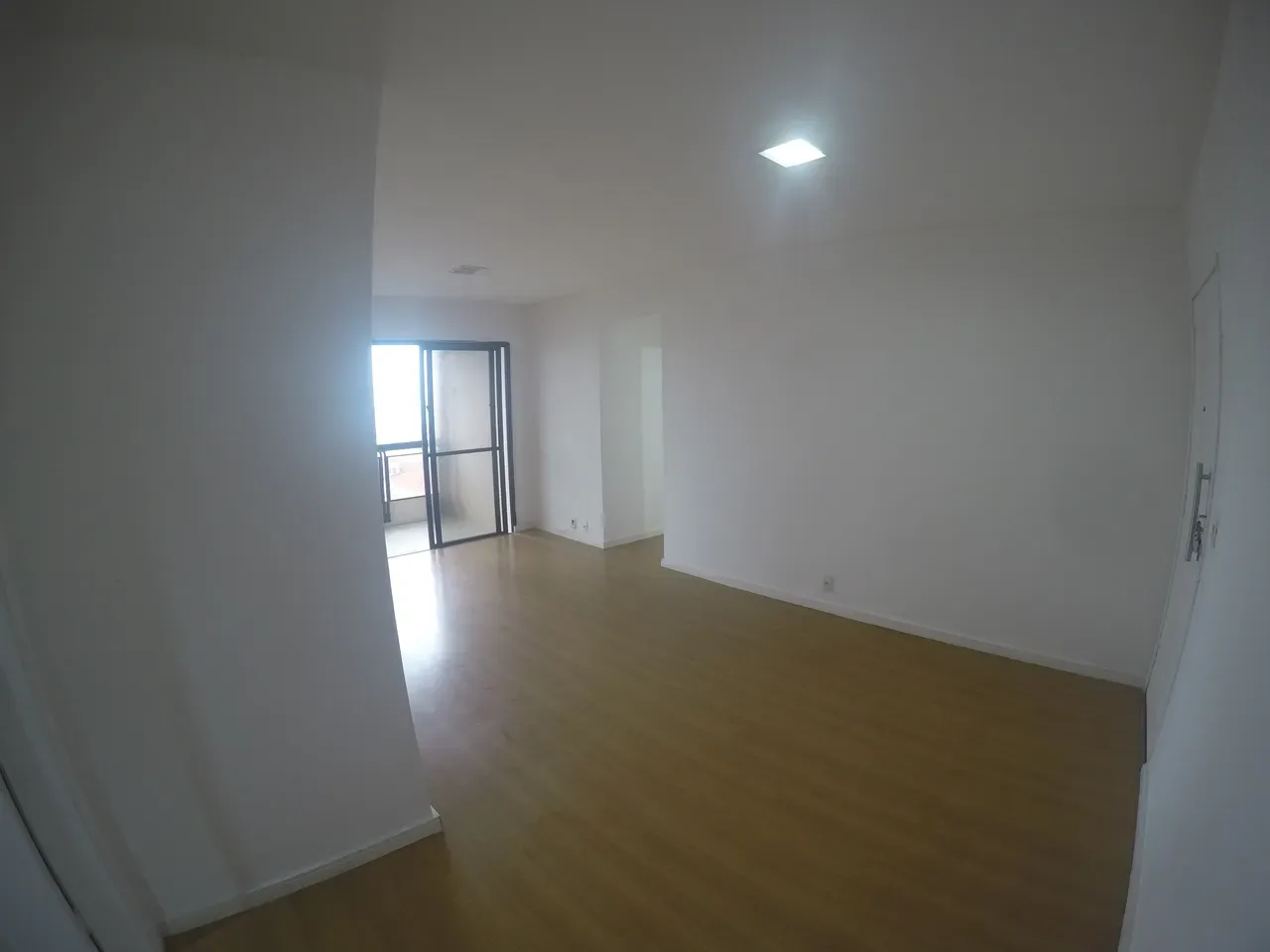 Apartamento com 2 quartos e varanda, mobiliado sem mobília — photo 3