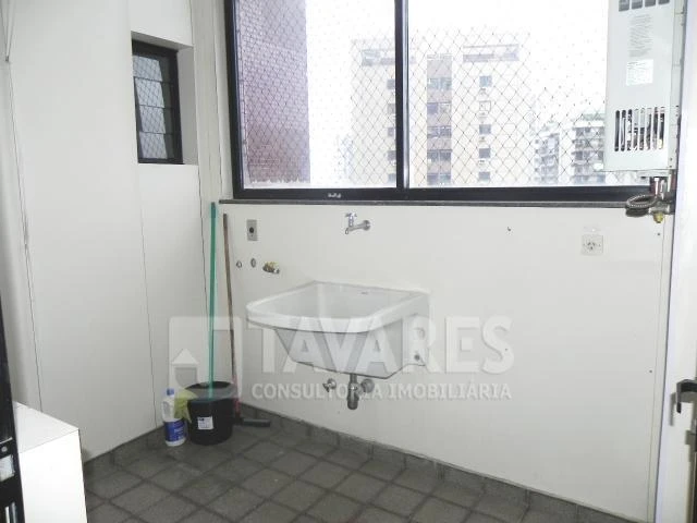 3-bedroom apartment with a home office — photo 19