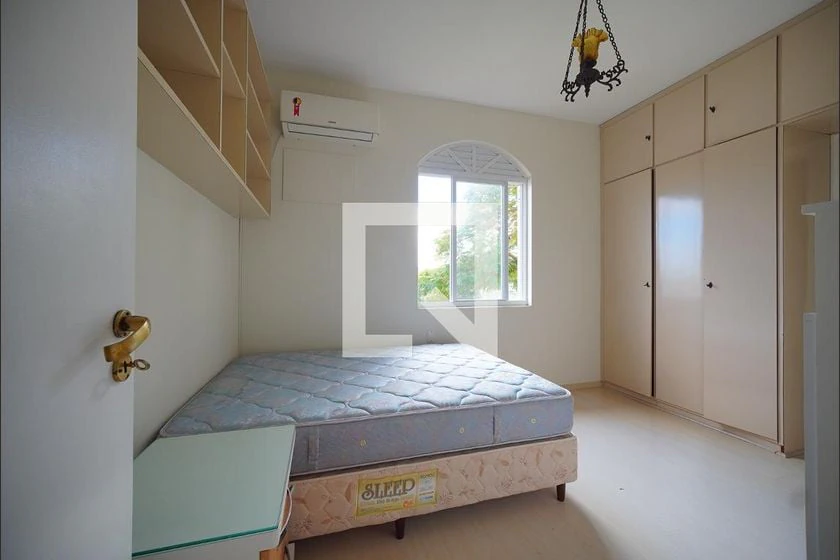 Furnished house, 350 m², with a glass-enclosed balcony — photo 16