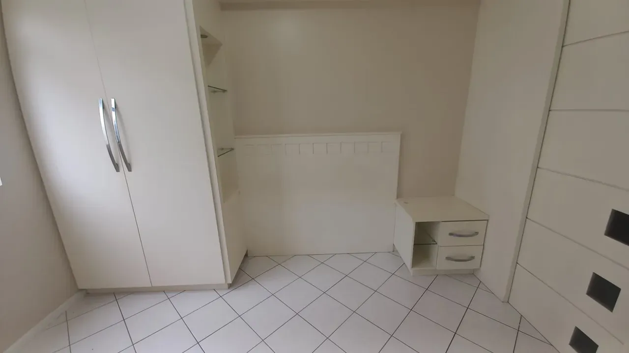 Apartment on the 4th floor with a glass-enclosed balcony — photo 34