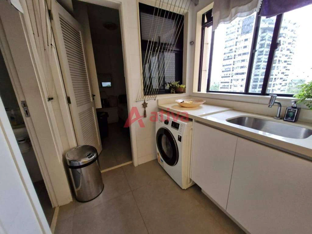 Furnished 131 m² apartment with 3 bedrooms and glass balcony — photo 20
