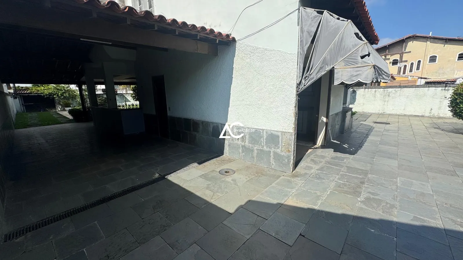 Furnished duplex house with 4 bedrooms and 600 m² — photo 19