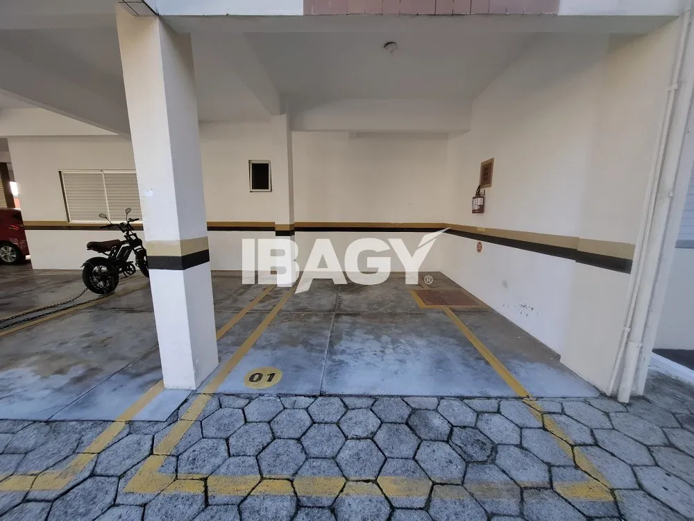 Apartamento de 2 dormitórios com piscina ao ar livre — photo 2