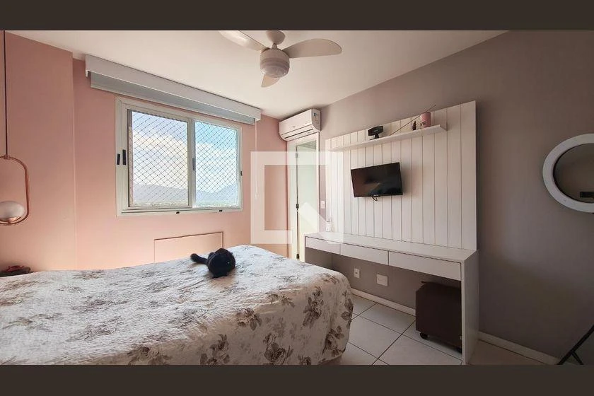 3-bedroom apartment in a building with a gym — photo 21