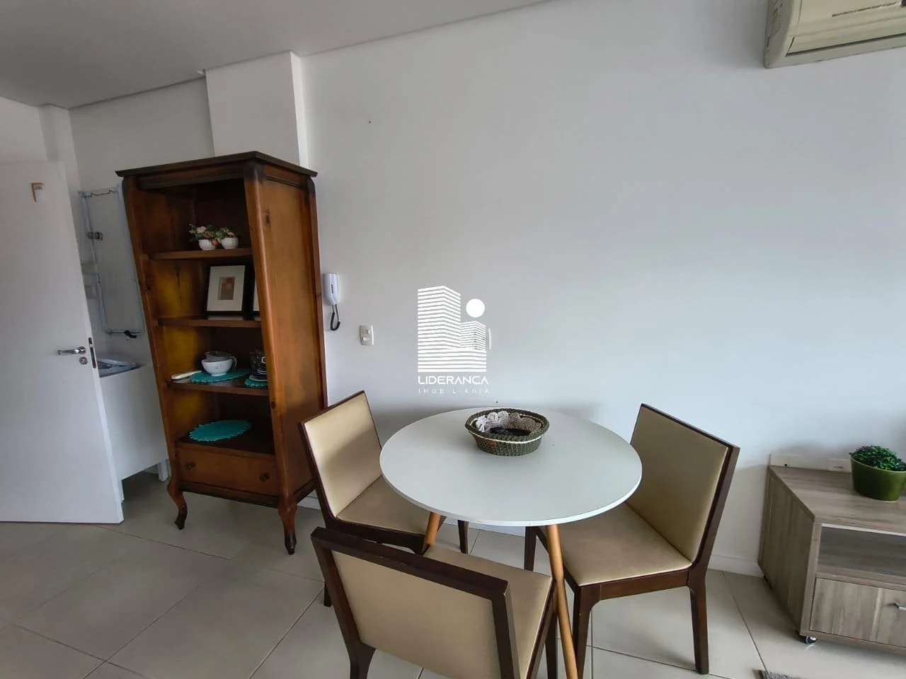 Washing machine in a one-bedroom apartment, 85 m² — photo 22