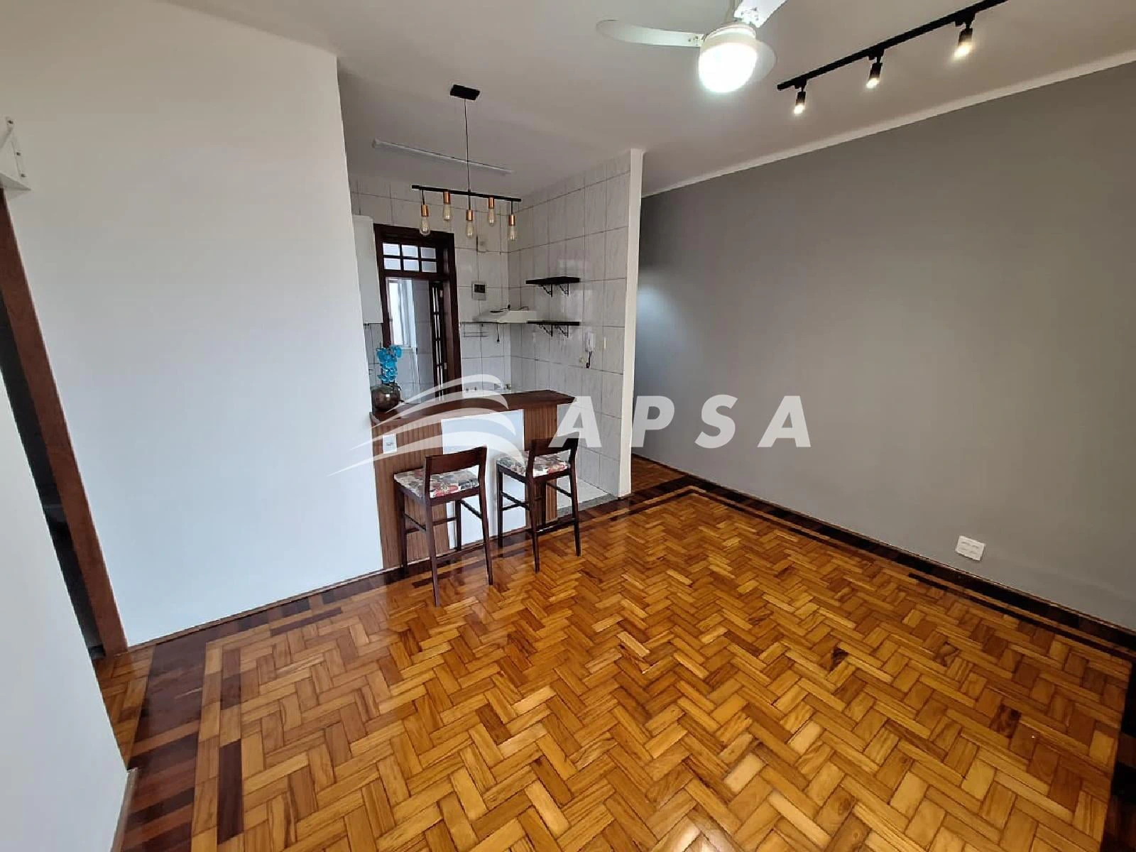 Apartment with 2 bedrooms and an open-plan kitchen — photo 9