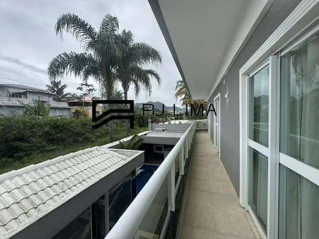 5-bedroom house with a walk-in closet in Rio de Janeiro — photo 13