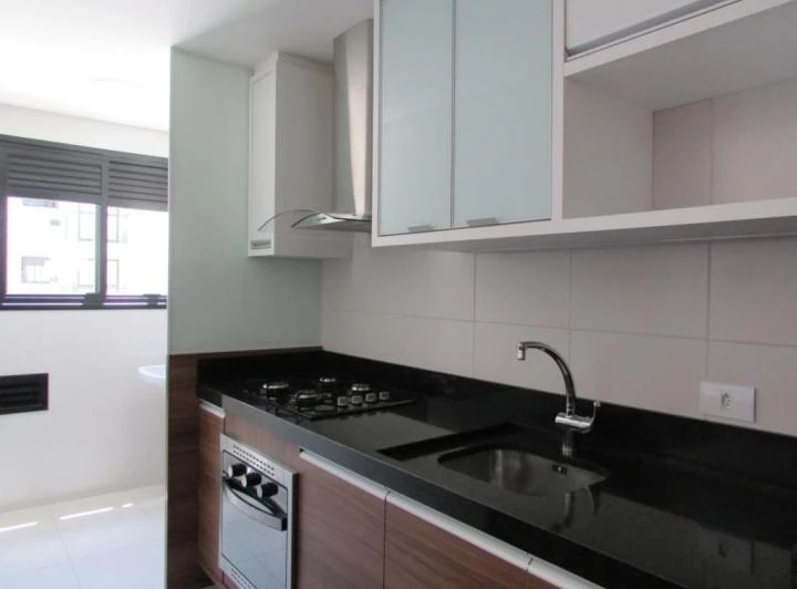 Ground-floor apartment with 3 bedrooms and an open kitchen — photo 2