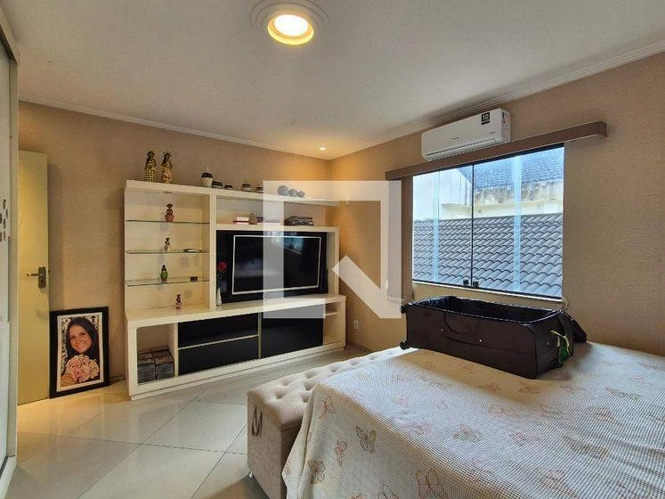 Furnished house, 400 m², with a glass-enclosed balcony — photo 16