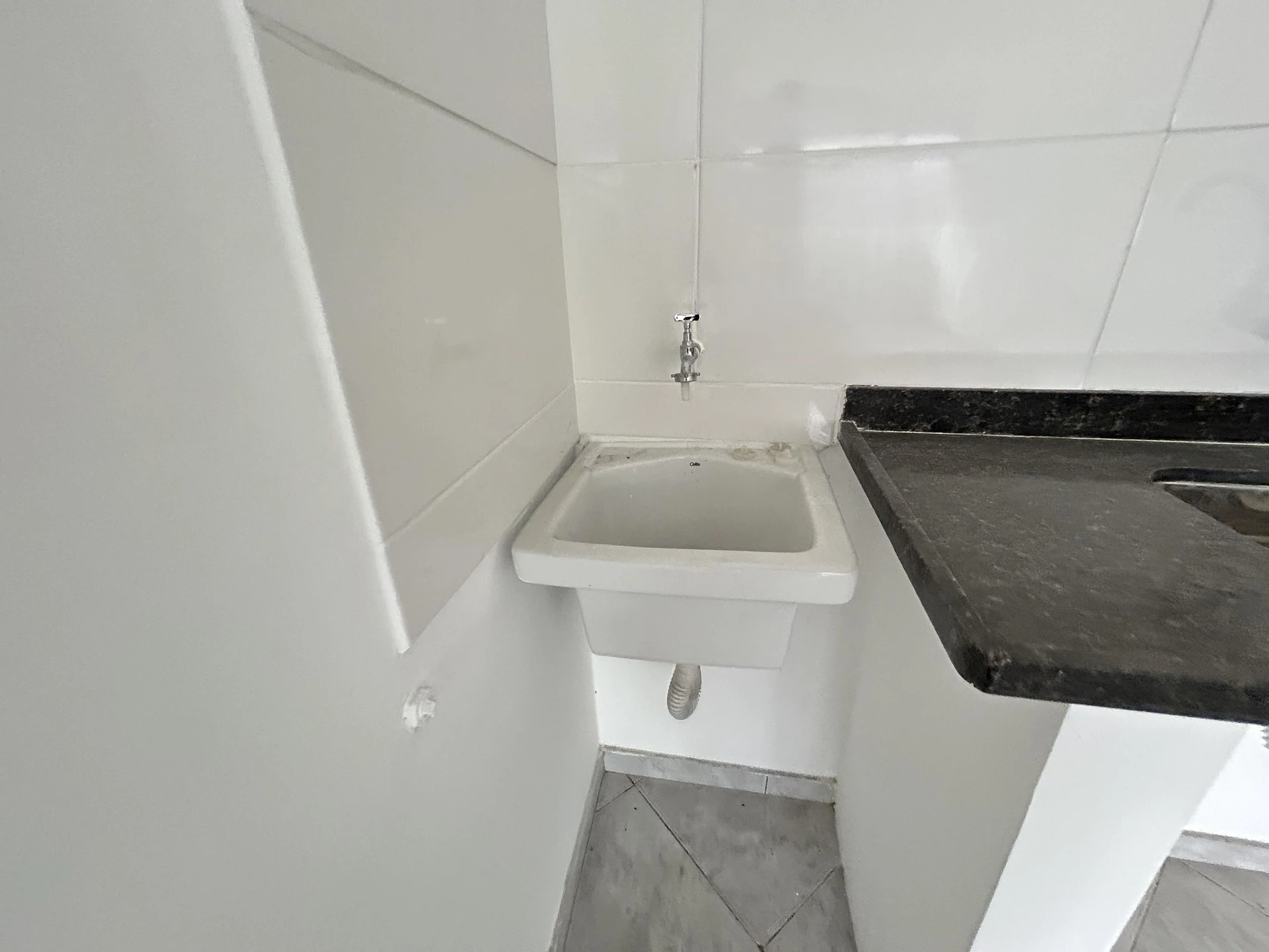 Unfurnished studio rental with 1 bedroom, 1 bathroom — photo 9