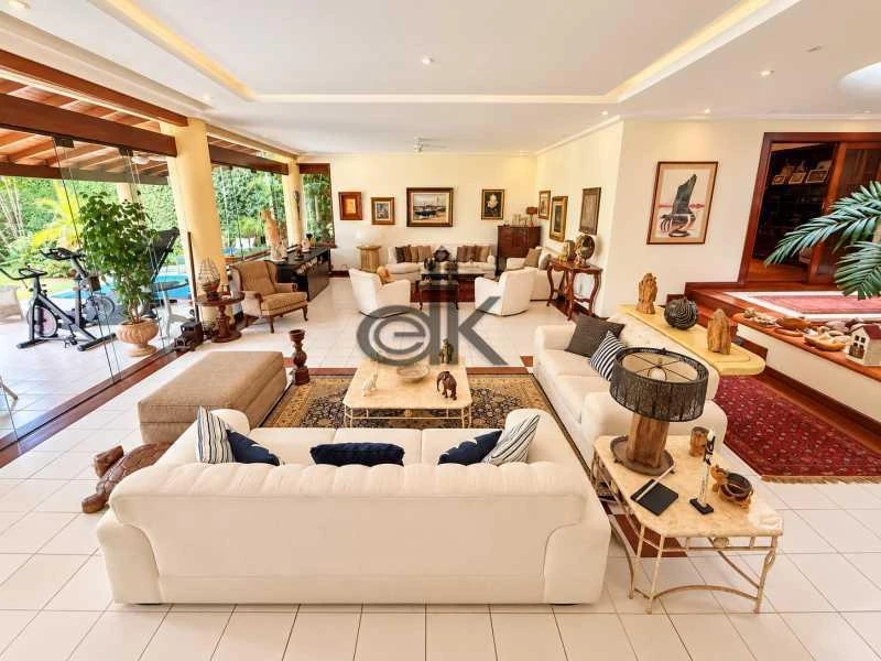 5-bedroom house with a home office — photo 3