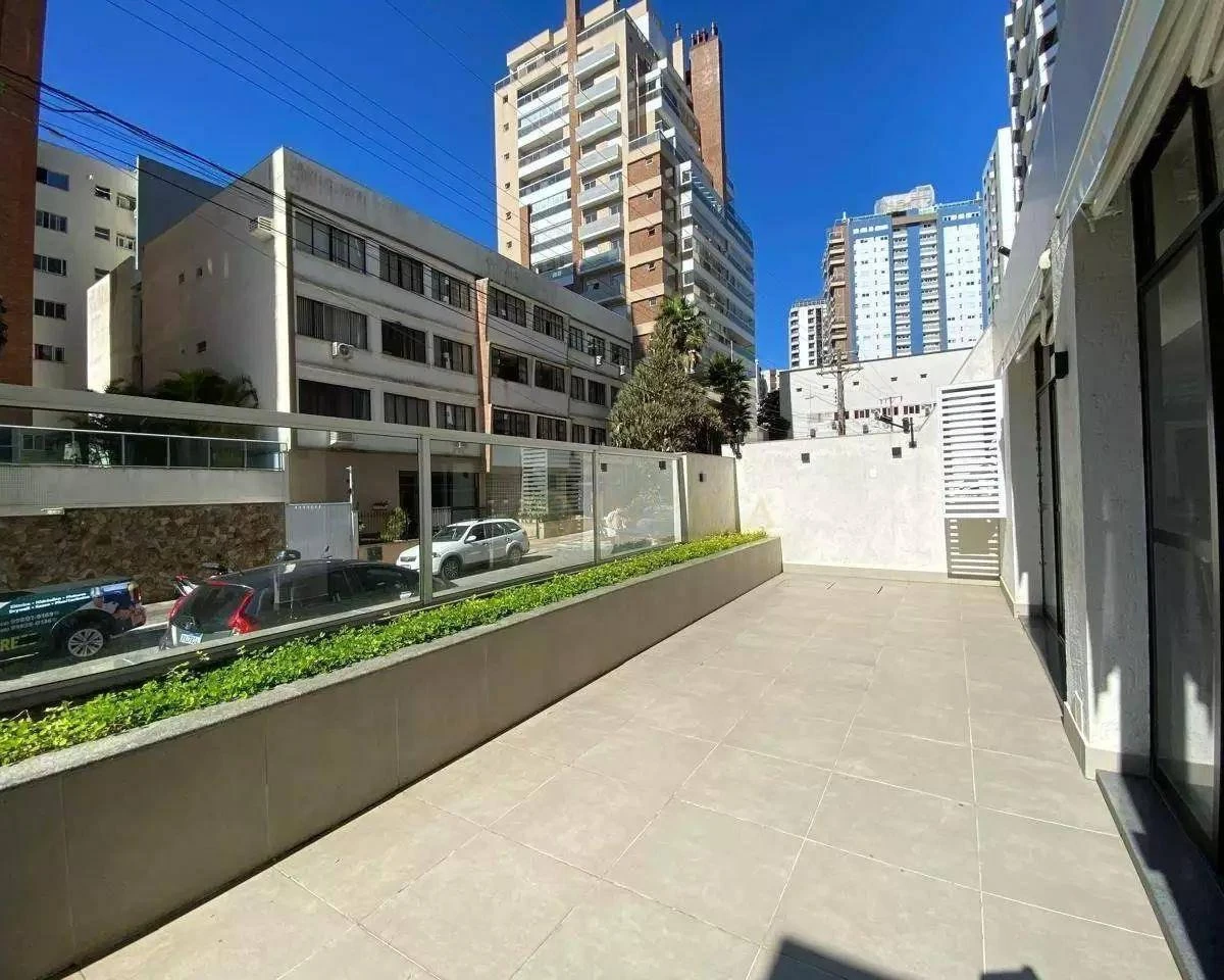 Furnished apartment, 107 m², with a glass-enclosed balcony — photo 10