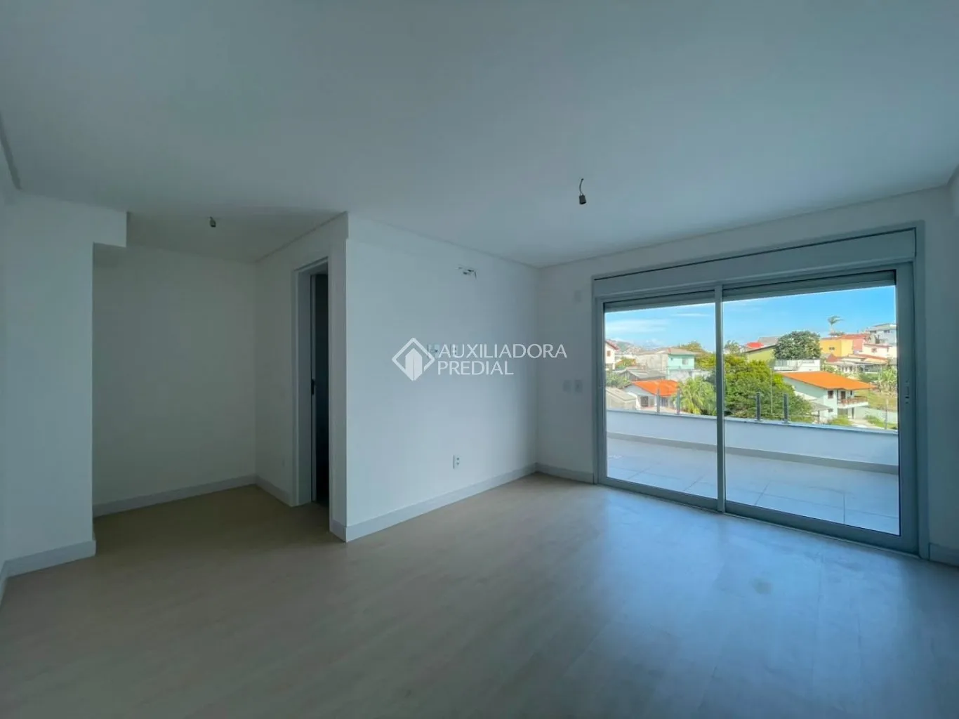 2-bedroom apartment with balcony and terrace — photo 18