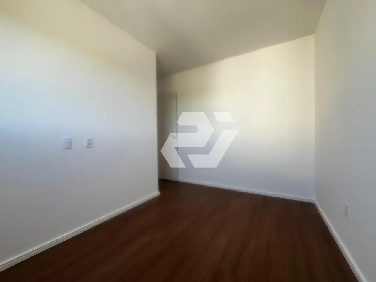 Unfurnished apartment with 2 bedrooms and a balcony — photo 12