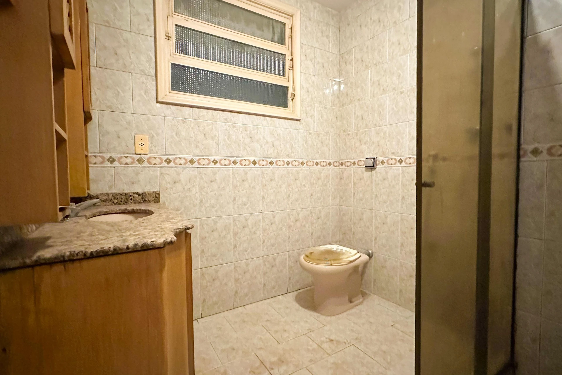 Unfurnished apartment with 3 bedrooms and 4 bathrooms — photo 44
