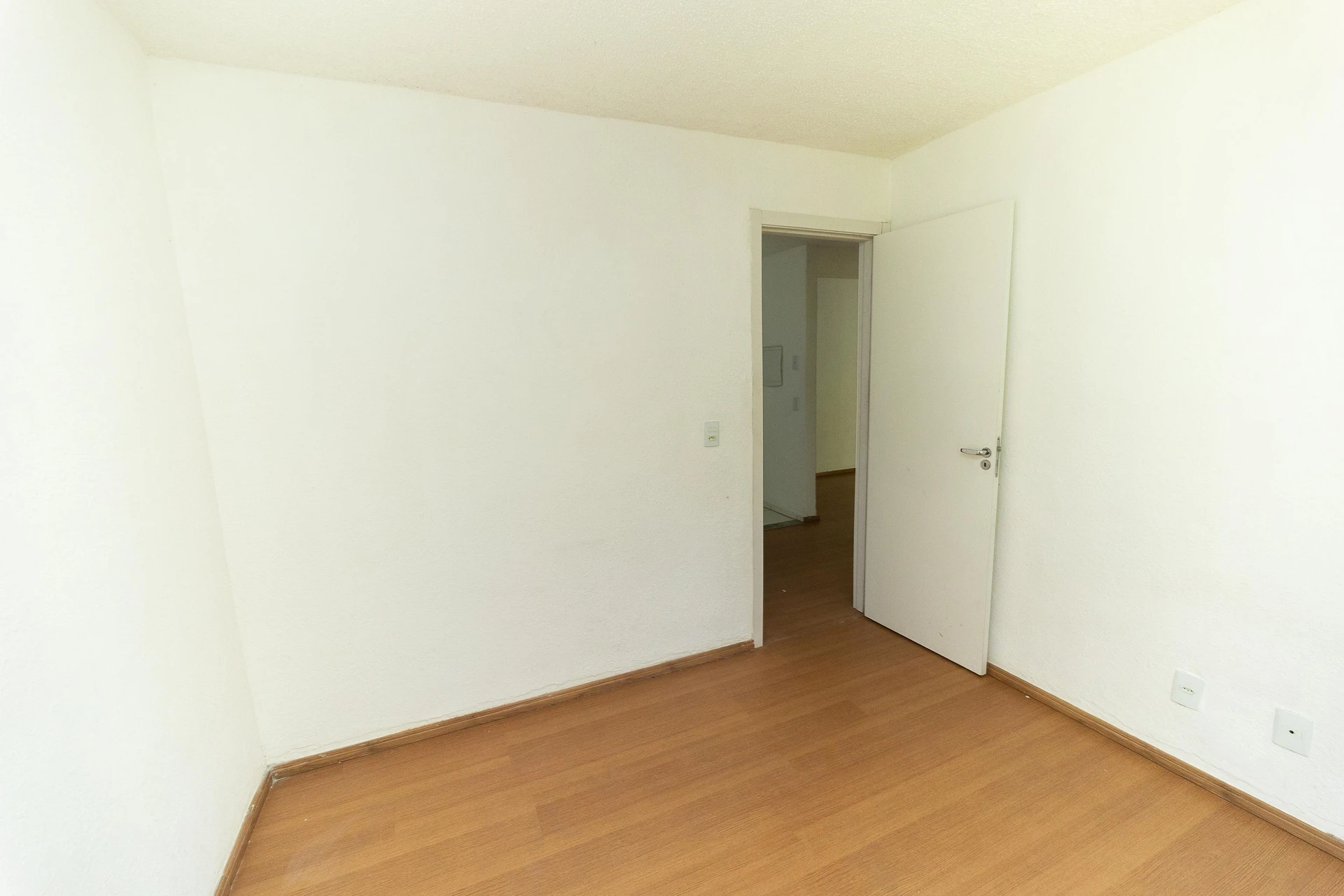 2-bedroom apartment in a building with a gym — photo 30