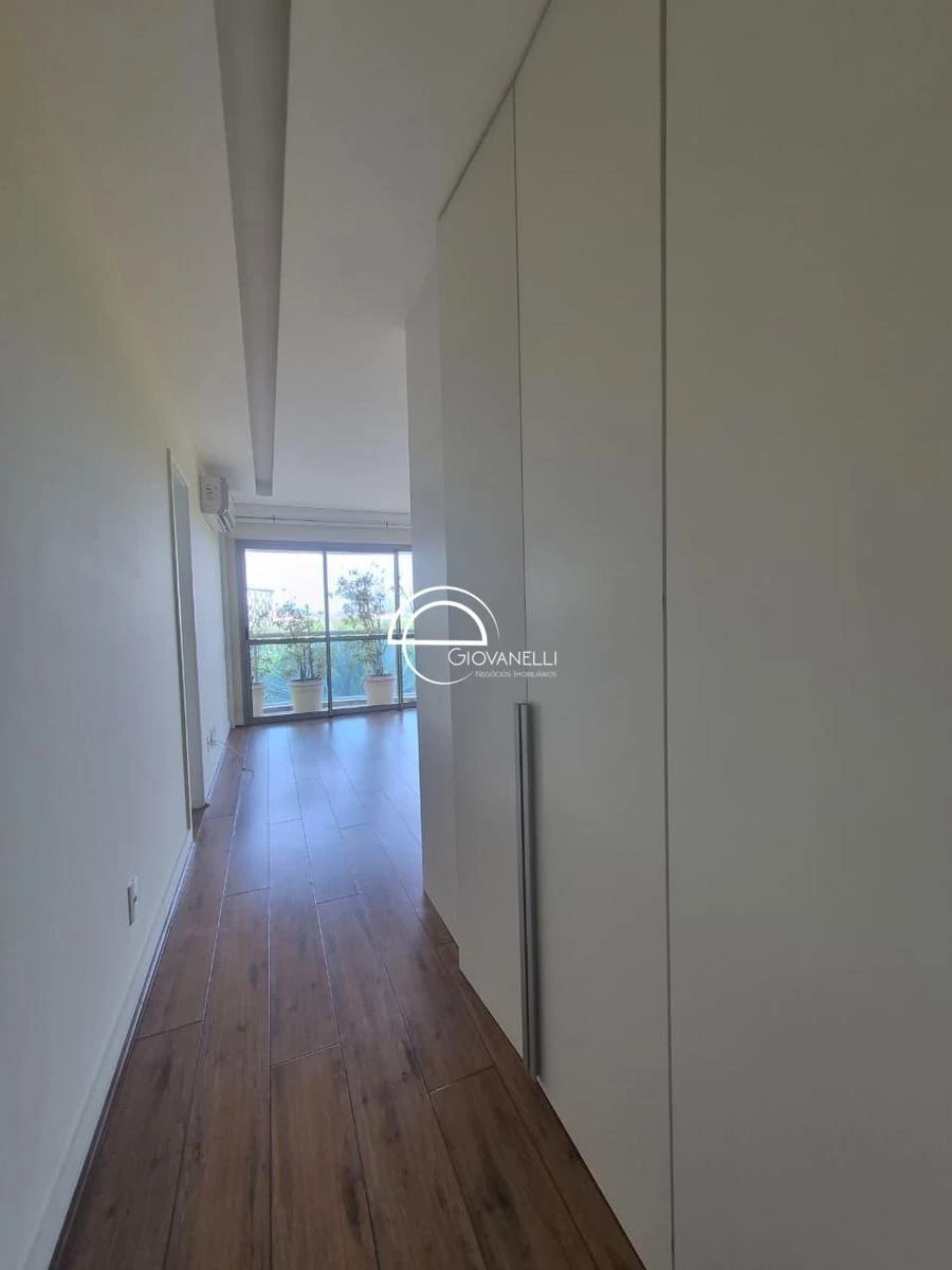 4-bedroom apartment with floor-to-ceiling windows — photo 21