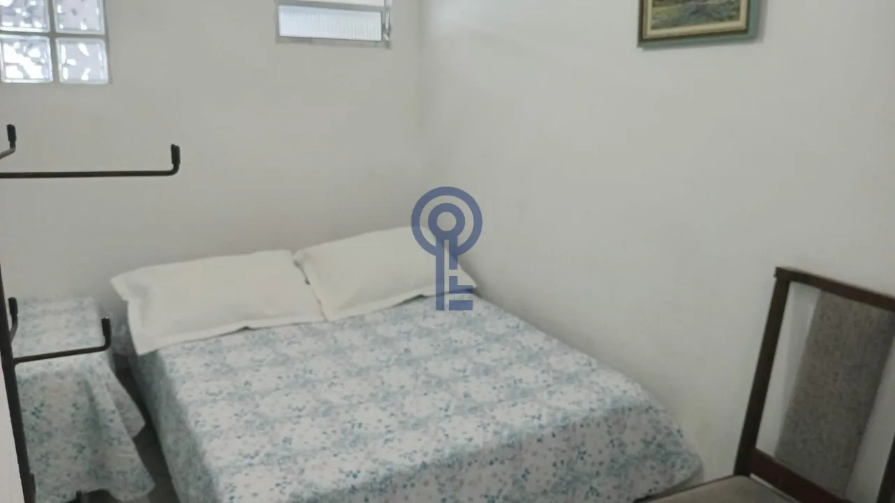 Furnished 2-bedroom apartment with open-plan kitchen — photo 12