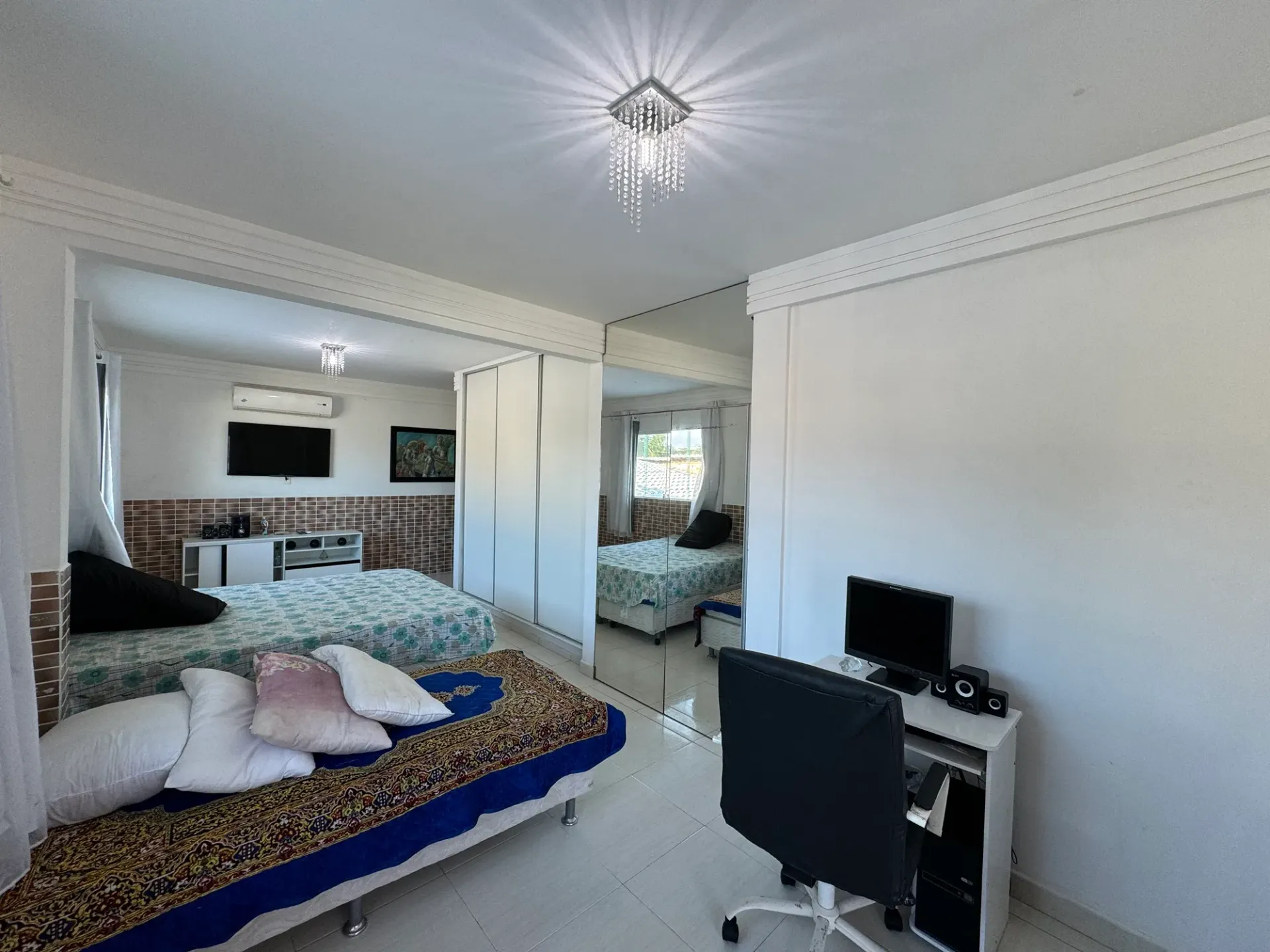 Furnished house with 5 en-suite bedrooms and private garden — photo 5