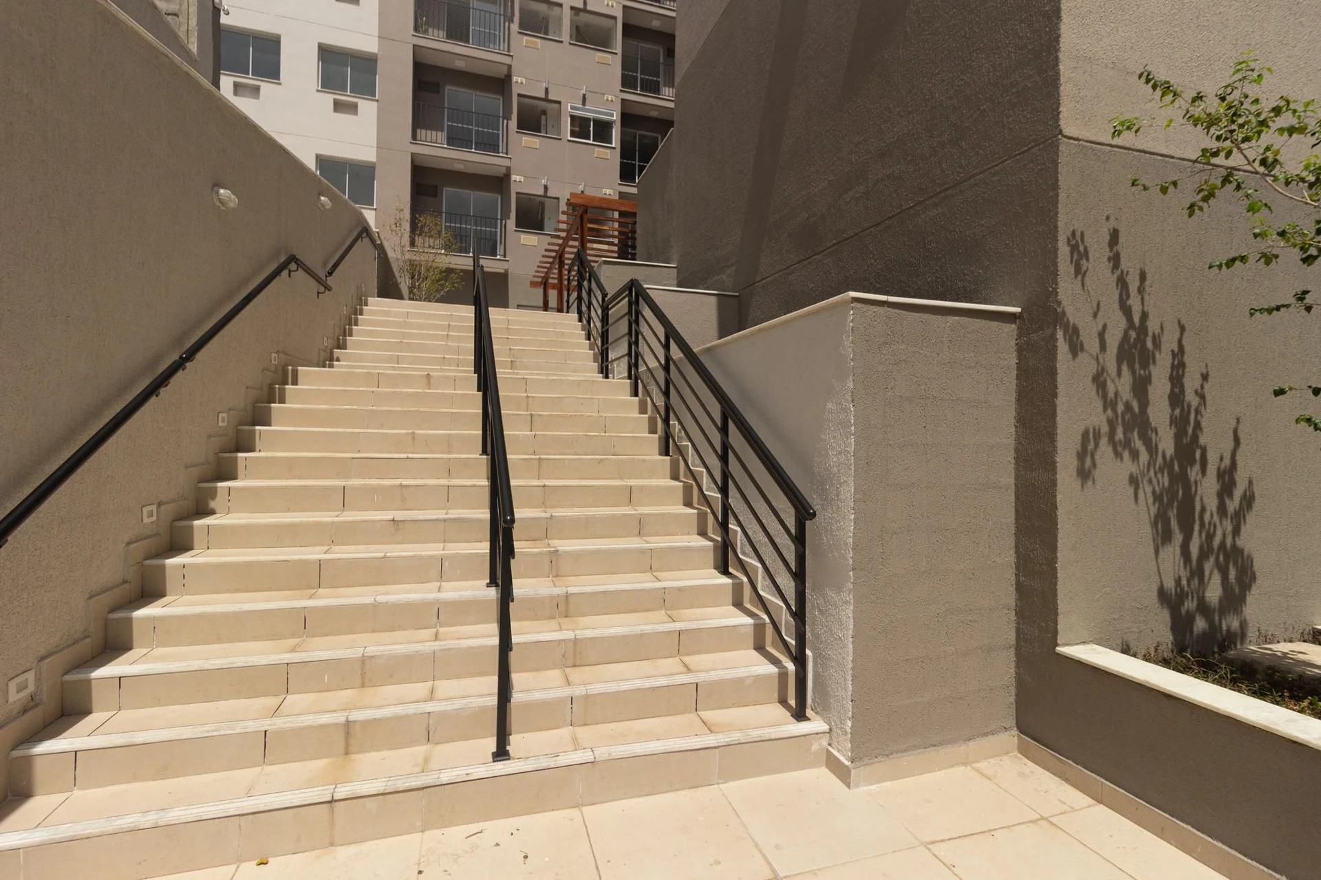 Apartment with 2 bedrooms, 1 en-suite and 1 parking spot — photo 19