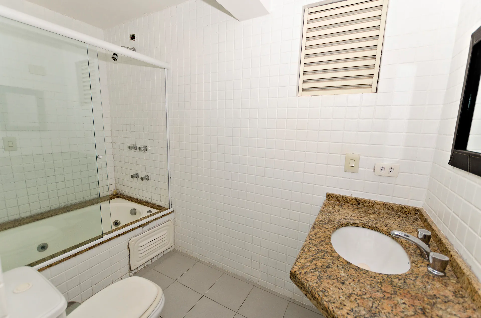 90 m² loft with 1 parking spot and suite — photo 17