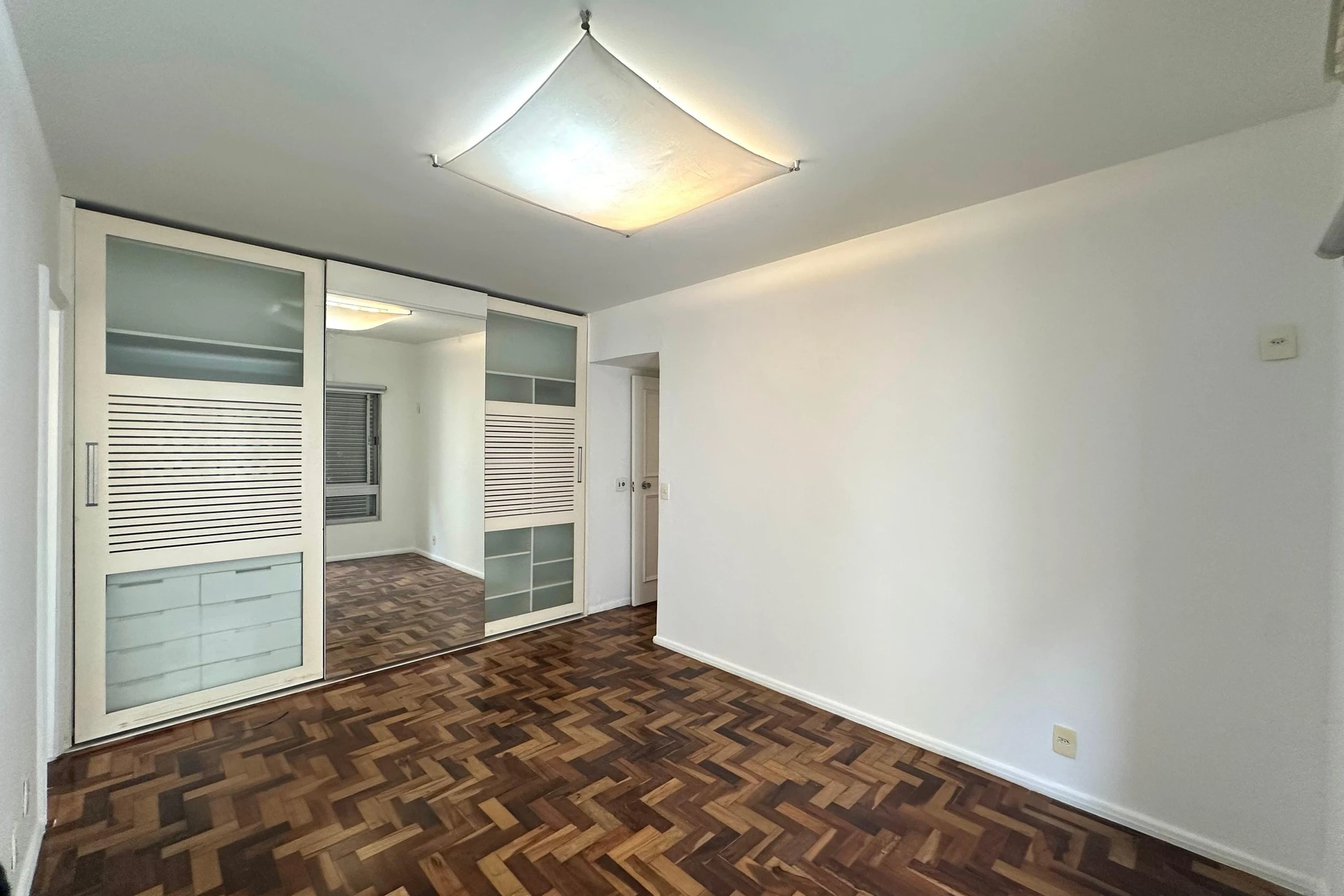 Unfurnished apartment with 2 en-suite bedrooms — photo 18