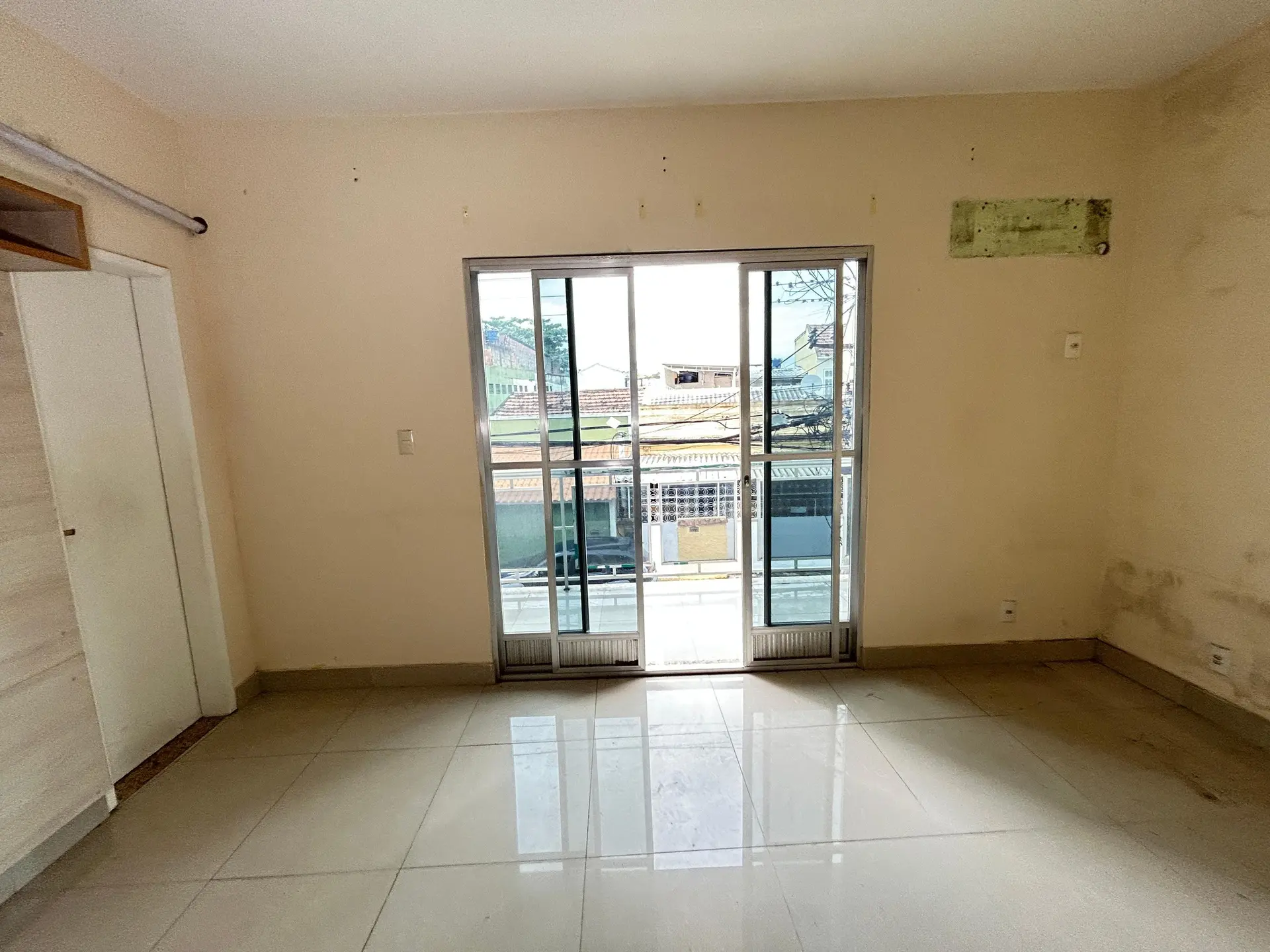 House, 300 m², with a walk-in closet — photo 50