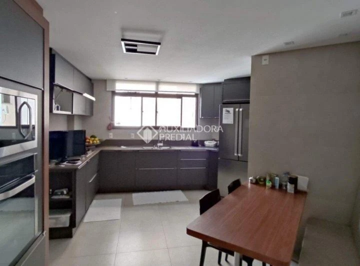 Apartamento mobiliado com 4 quartos, 2 suítes e 3 vagas — photo 3