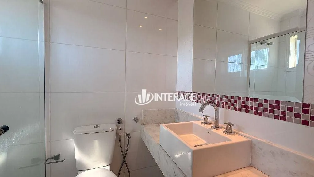 Condo house with private garden and laundry area — photo 41
