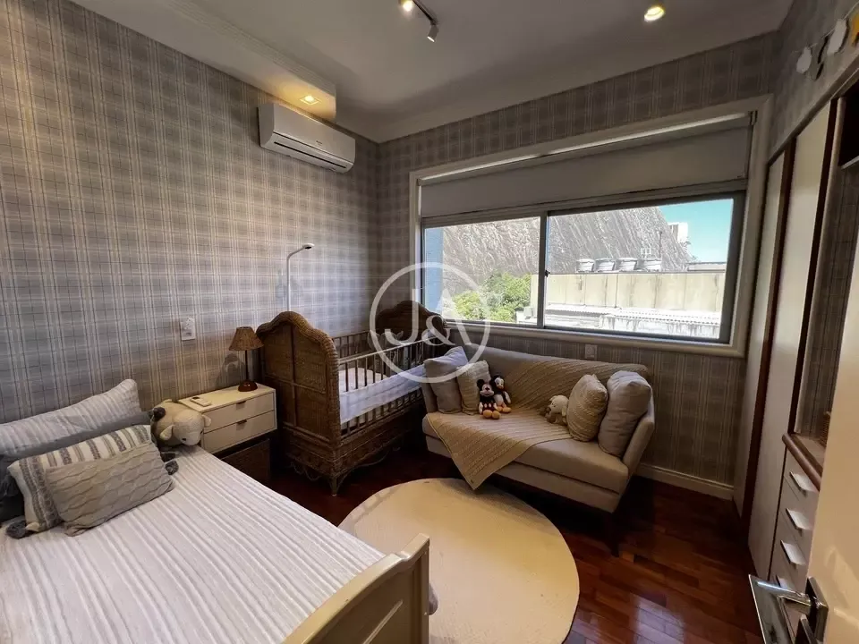 Furnished 3-bedroom apartment with 155 m² — photo 19