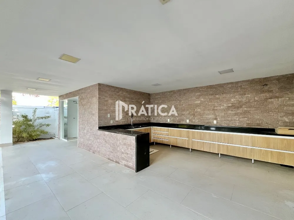 House with 5 bedrooms and an open-plan kitchen — photo 15
