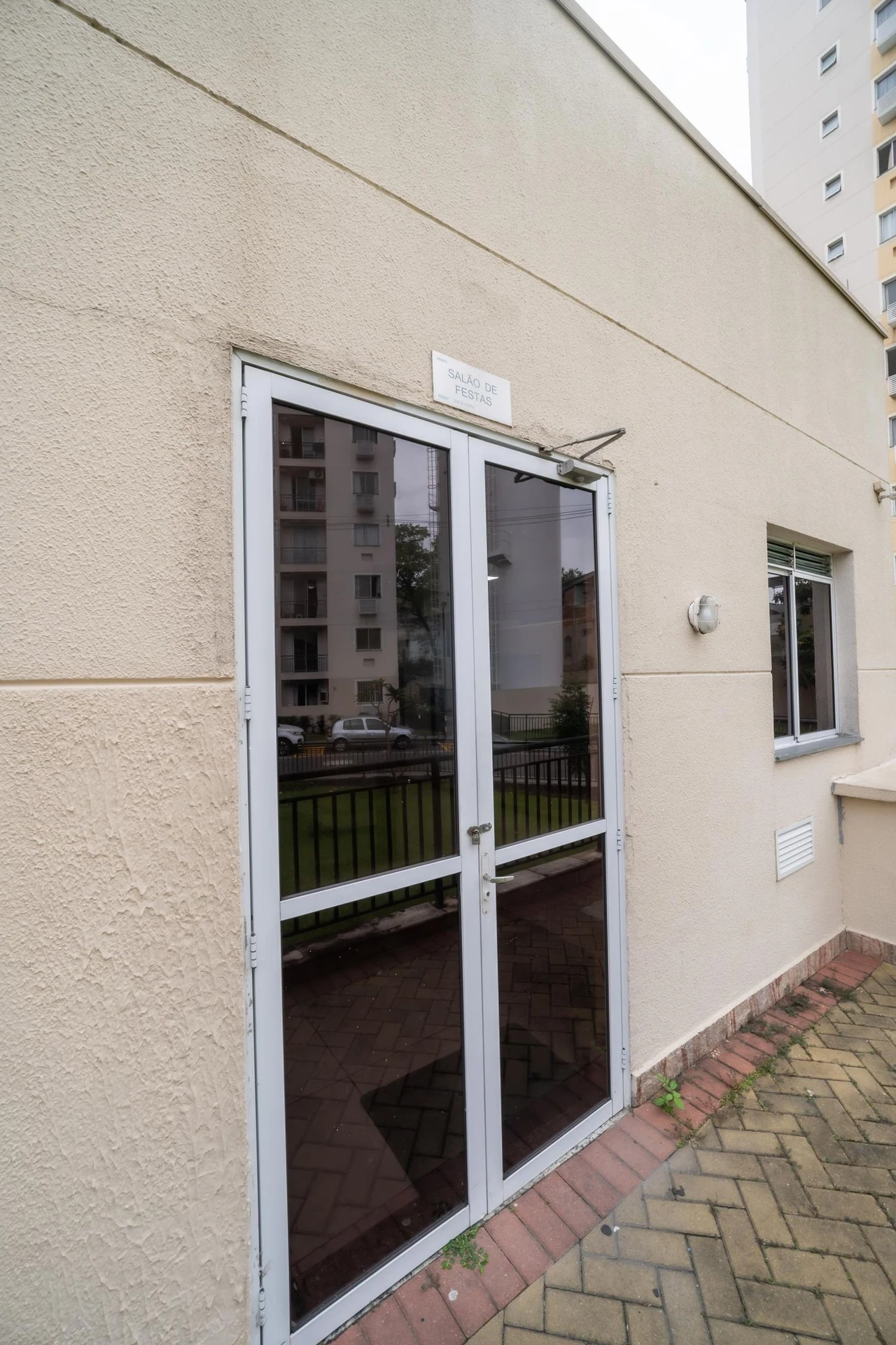 Furnished apartment, 48 m², with a grill on the balcony — photo 44