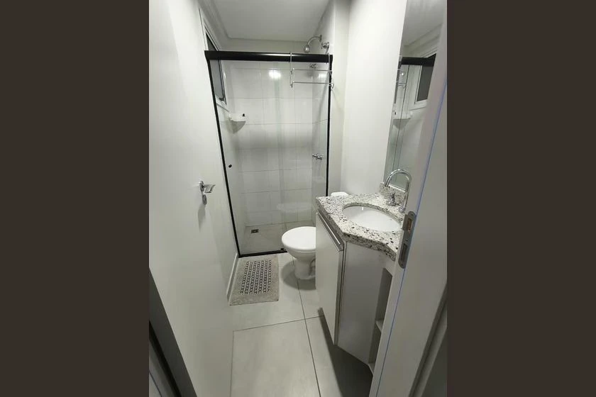 Furnished 1-bedroom apartment with an en-suite — photo 8