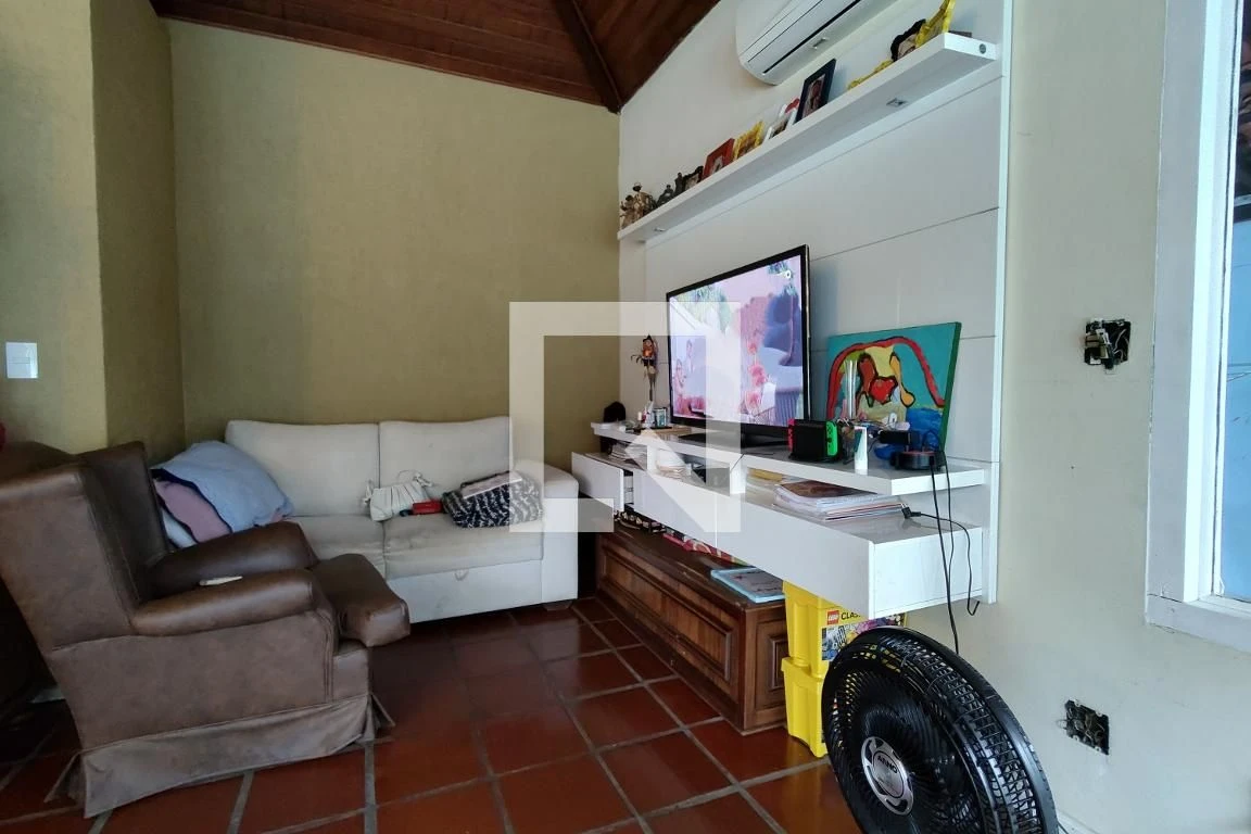Furnished house with 3 bedrooms, private garden and 2 spots — photo 7