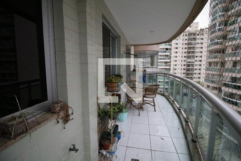 3-bedroom rental apartment with an enclosed balcony — photo 28