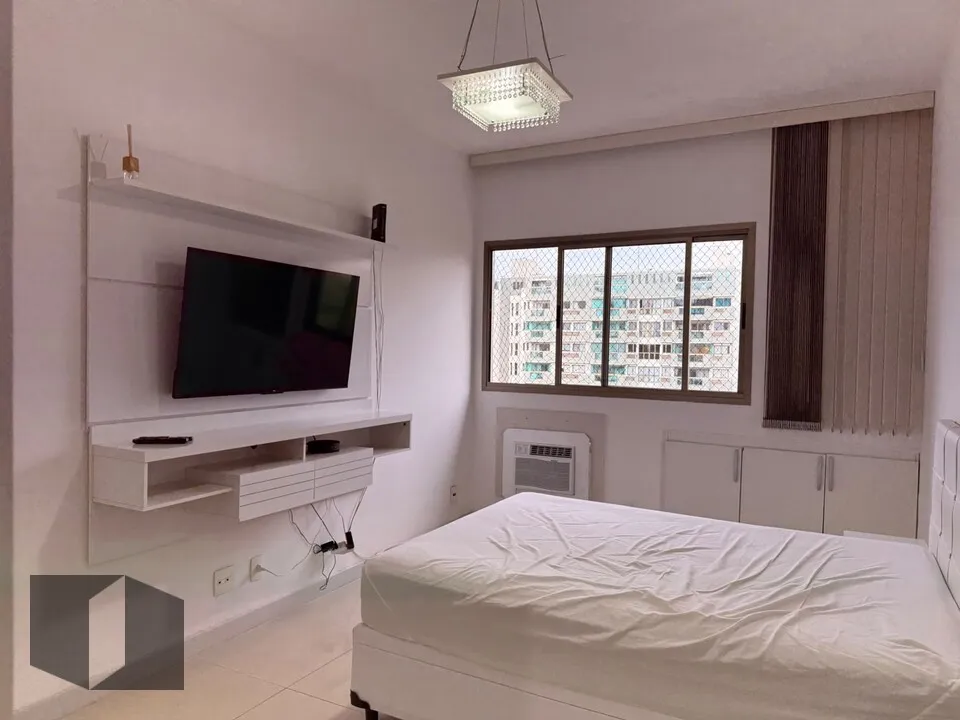 One-bedroom apartment with a water view in Rio de Janeiro — photo 4