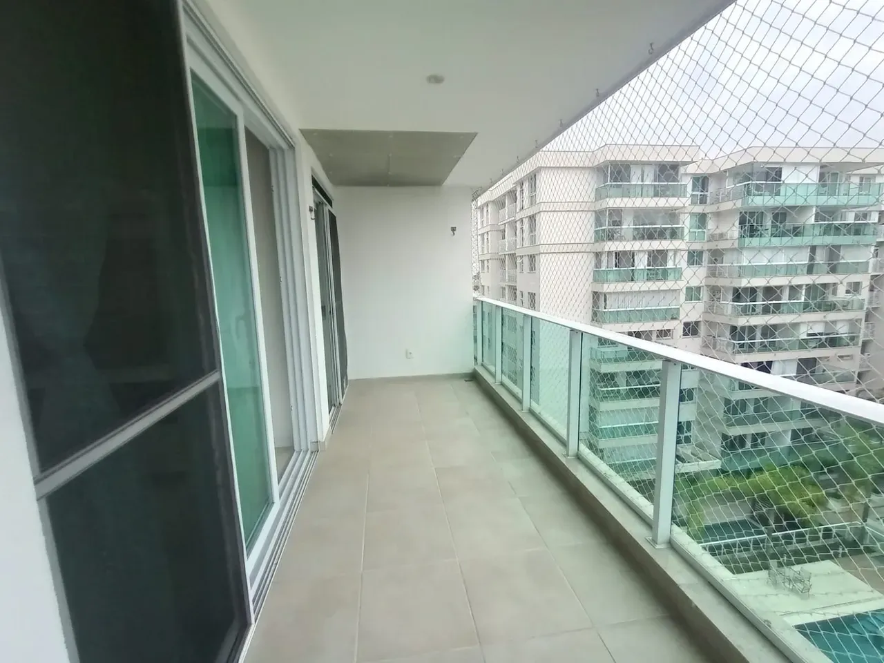 2-bedroom apartment with enclosed balcony and parking — photo 37