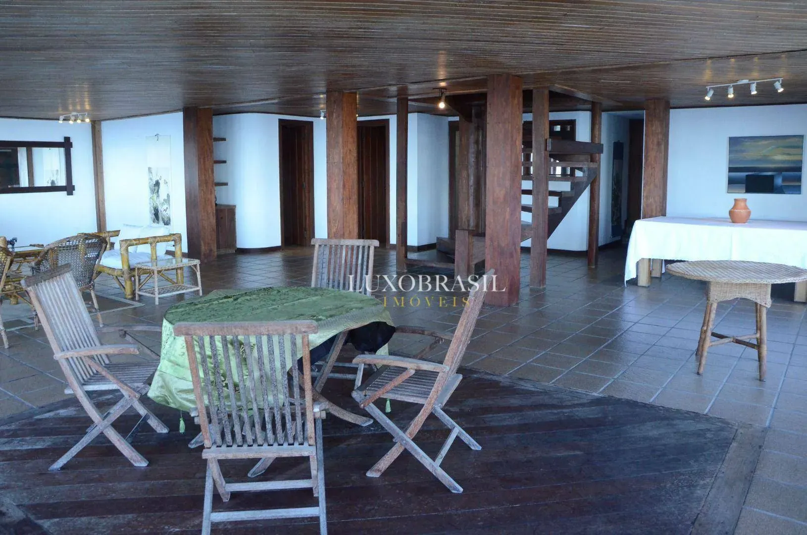 800 m² house with 5 bedrooms and 5 bathrooms — photo 43