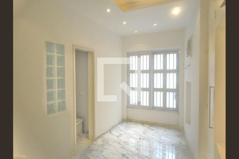 Furnished apartment with 4 bedrooms and 120 m² — photo 18
