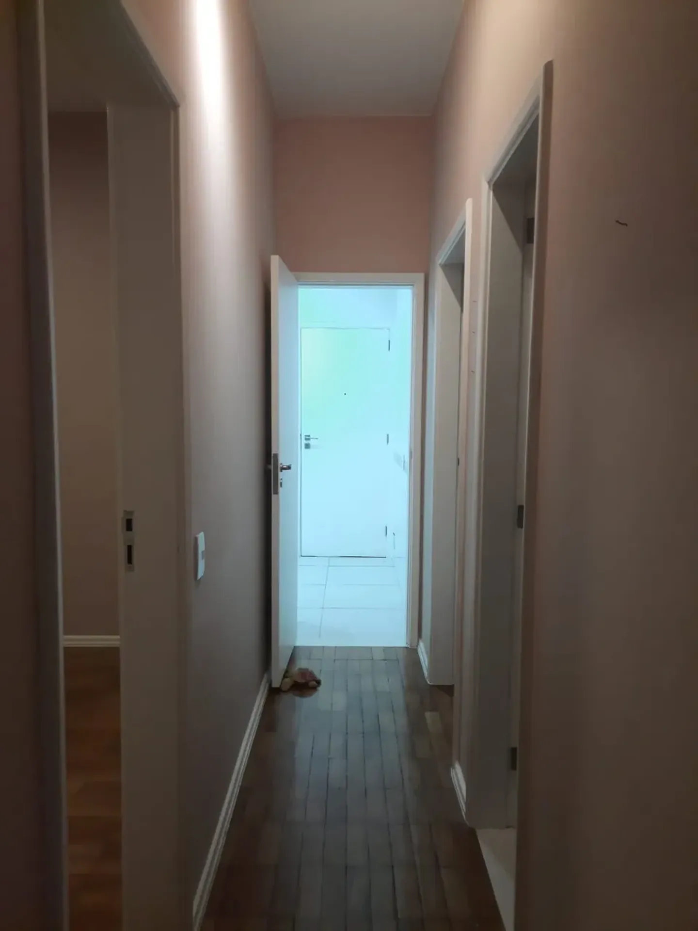 Квартира на 2-му поверсі з дерев'яною підлогою або ламінатом — photo 38