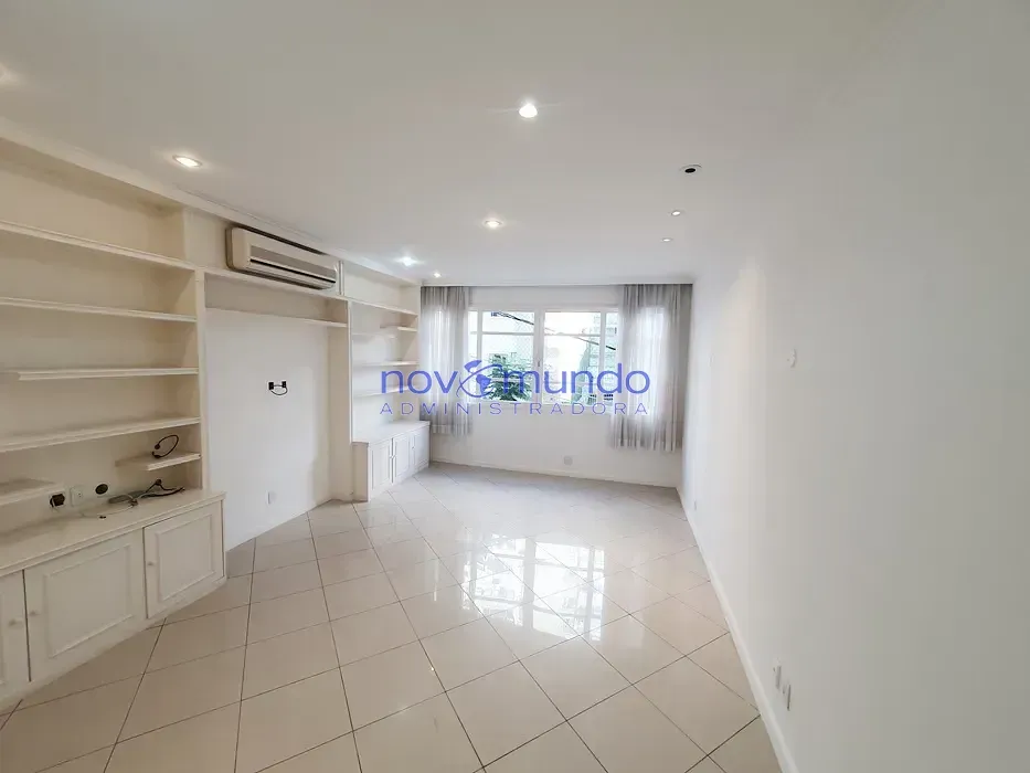 3-bedroom apartment with 3 bathrooms and 1 parking